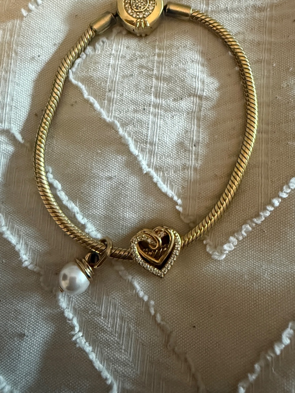 Pandora Gold Snake Chain Bracelet with Pavé Clasp with charms - Picture 4 of 11